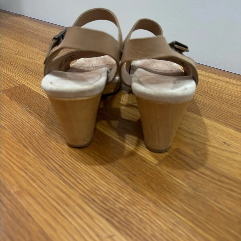 Dansko Taupe Leather Wedge Sandals
